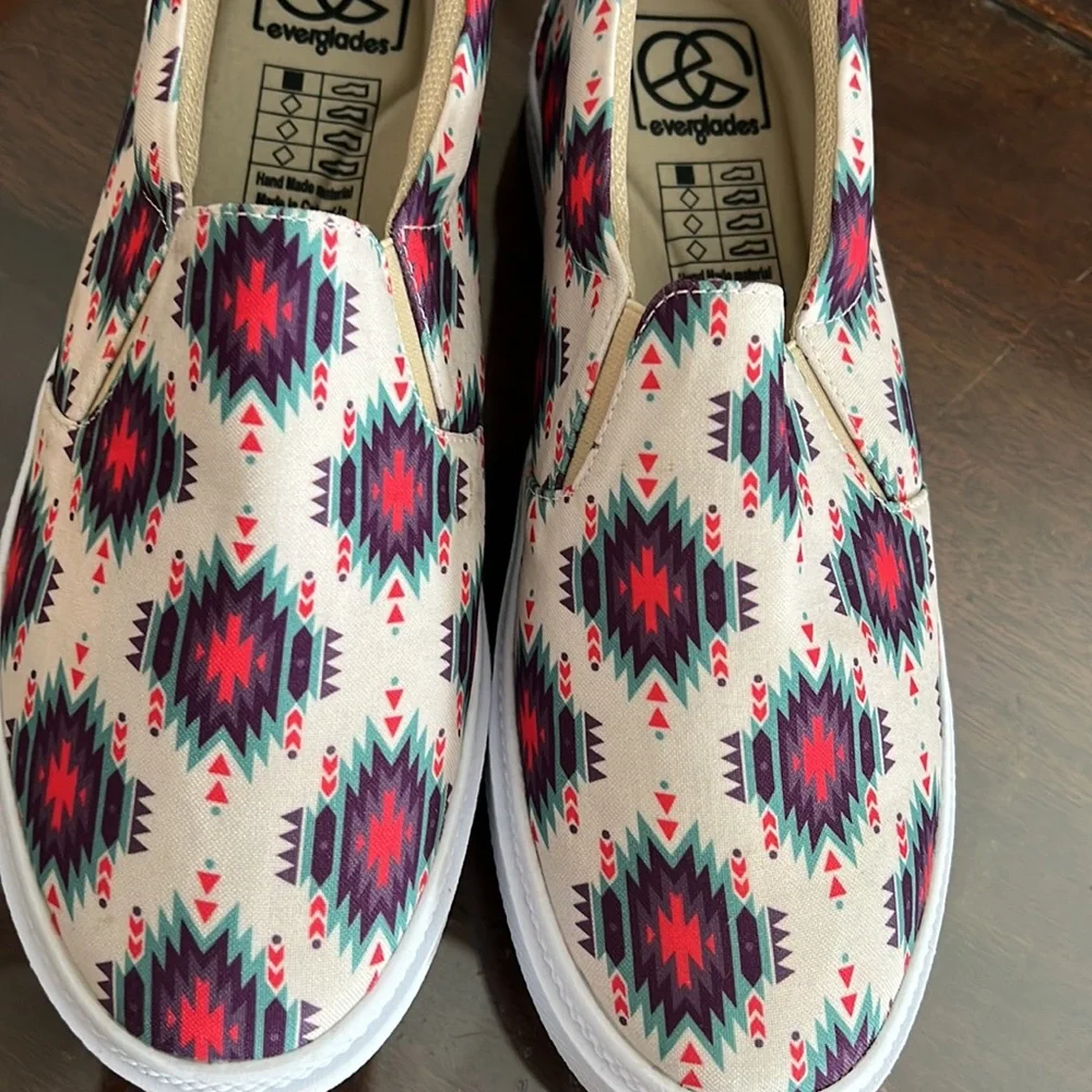 Women’s printed slip on size 10 - Picture 3 of 3